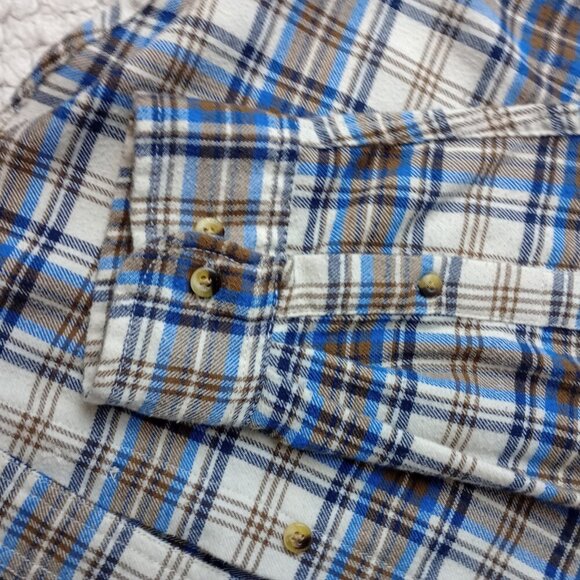 G.H Bass Co. 2XL MEN'S LONG-SLEEVE PLAID FLANNEL SHIRT - Picture 7 of 8